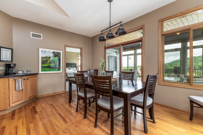 5 Gleneagle, GALENA, Illinois 61036, 4 Bedrooms Bedrooms, ,4 BathroomsBathrooms,House,For Sale,Gleneagle,202503542