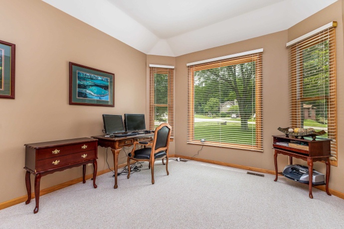 5 Gleneagle, GALENA, Illinois 61036, 4 Bedrooms Bedrooms, ,4 BathroomsBathrooms,House,For Sale,Gleneagle,202503542