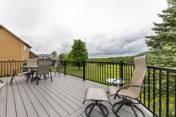 5 Gleneagle, GALENA, Illinois 61036, 4 Bedrooms Bedrooms, ,4 BathroomsBathrooms,House,For Sale,Gleneagle,202503542