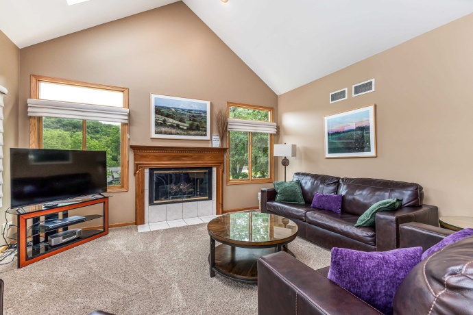 5 Gleneagle, GALENA, Illinois 61036, 4 Bedrooms Bedrooms, ,4 BathroomsBathrooms,House,For Sale,Gleneagle,202503542