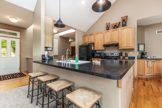 5 Gleneagle, GALENA, Illinois 61036, 4 Bedrooms Bedrooms, ,4 BathroomsBathrooms,House,For Sale,Gleneagle,202503542