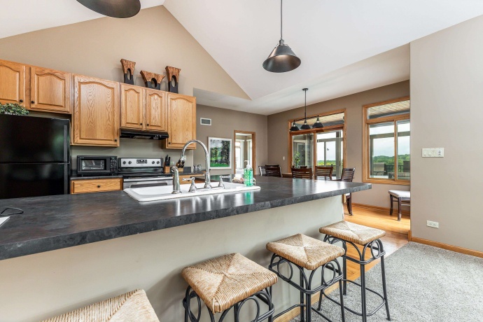 5 Gleneagle, GALENA, Illinois 61036, 4 Bedrooms Bedrooms, ,4 BathroomsBathrooms,House,For Sale,Gleneagle,202503542