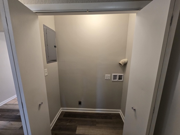 131 Barsi, MACOMB, Illinois 61455, 3 Bedrooms Bedrooms, ,1 BathroomBathrooms,House,For Sale,Barsi,202507533