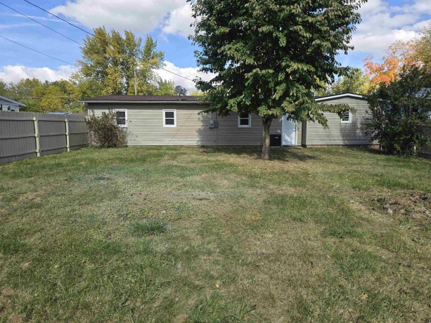 131 Barsi, MACOMB, Illinois 61455, 3 Bedrooms Bedrooms, ,1 BathroomBathrooms,House,For Sale,Barsi,202507533