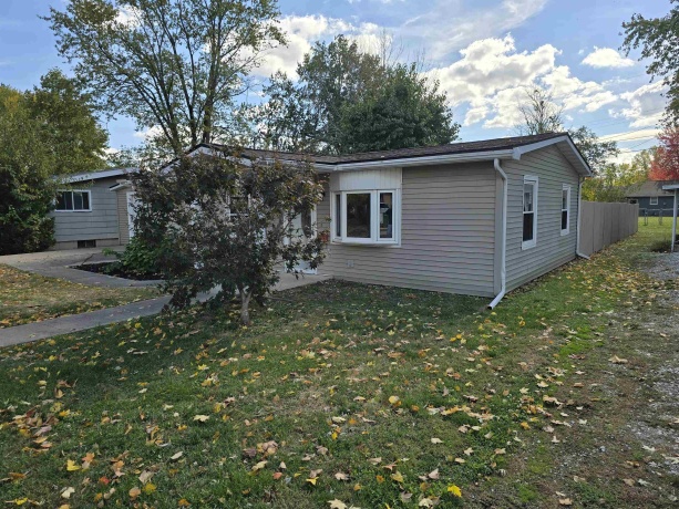 131 Barsi, MACOMB, Illinois 61455, 3 Bedrooms Bedrooms, ,1 BathroomBathrooms,House,For Sale,Barsi,202507533