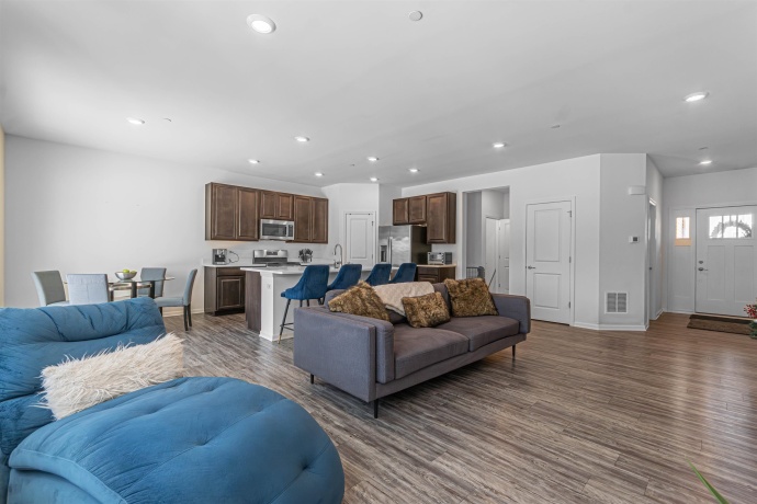 2617 Martini, MUNDELEIN, Illinois 60060, 3 Bedrooms Bedrooms, ,2 BathroomsBathrooms,Condominium,For Sale,Martini,202507535