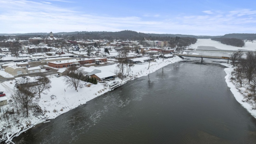 207 1st, OREGON, Illinois 61061, 2 Bedrooms Bedrooms, ,2 BathroomsBathrooms,House,For Sale,1st,202507539