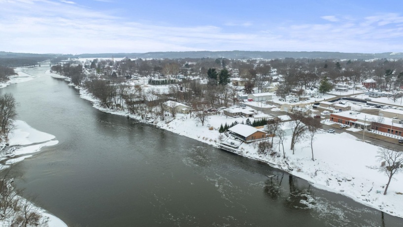 207 1st, OREGON, Illinois 61061, 2 Bedrooms Bedrooms, ,2 BathroomsBathrooms,House,For Sale,1st,202507539