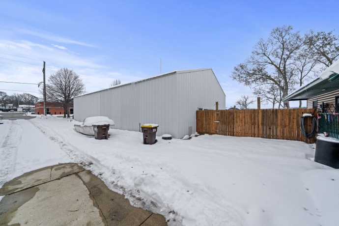 207 1st, OREGON, Illinois 61061, 2 Bedrooms Bedrooms, ,2 BathroomsBathrooms,House,For Sale,1st,202507539