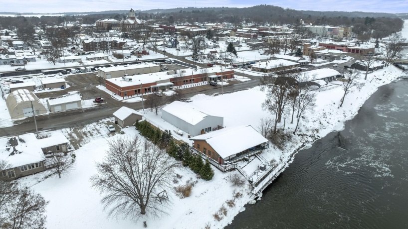 207 1st, OREGON, Illinois 61061, 2 Bedrooms Bedrooms, ,2 BathroomsBathrooms,House,For Sale,1st,202507539