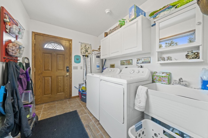 207 1st, OREGON, Illinois 61061, 2 Bedrooms Bedrooms, ,2 BathroomsBathrooms,House,For Sale,1st,202507539