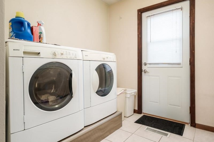 1126 Main, PECATONICA, Illinois 61063, 2 Bedrooms Bedrooms, ,2 BathroomsBathrooms,House,For Sale,Main,202507544