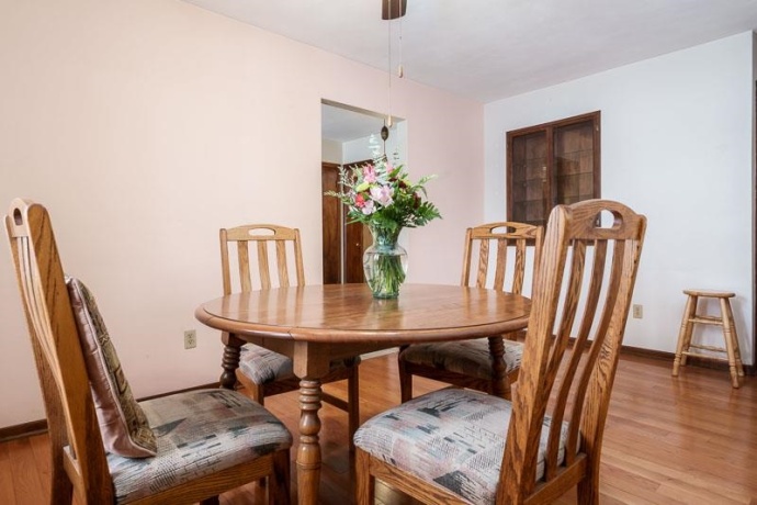 1126 Main, PECATONICA, Illinois 61063, 2 Bedrooms Bedrooms, ,2 BathroomsBathrooms,House,For Sale,Main,202507544