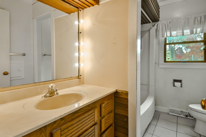 4520 GUILFORD, ROCKFORD, Illinois 61107, 2 Bedrooms Bedrooms, ,1 BathroomBathrooms,House,For Sale,GUILFORD,202507545