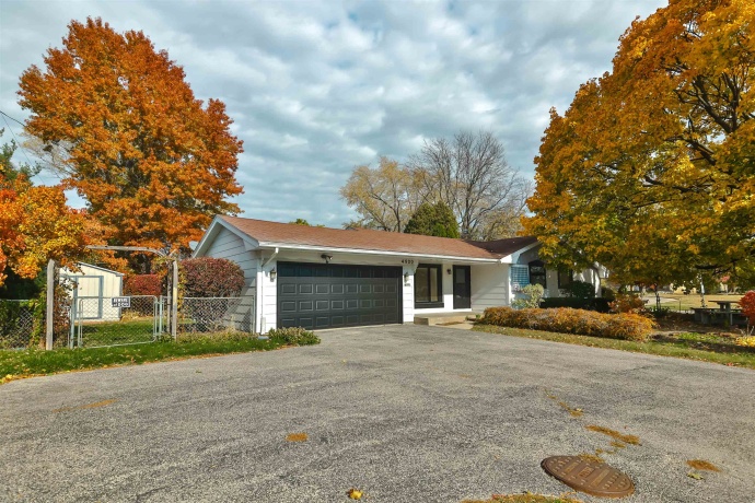 4520 GUILFORD, ROCKFORD, Illinois 61107, 2 Bedrooms Bedrooms, ,1 BathroomBathrooms,House,For Sale,GUILFORD,202507545