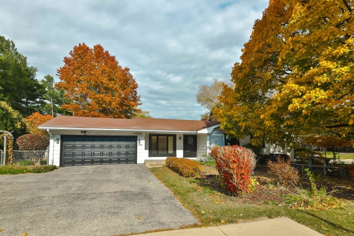 4520 GUILFORD, ROCKFORD, Illinois 61107, 2 Bedrooms Bedrooms, ,1 BathroomBathrooms,House,For Sale,GUILFORD,202507545