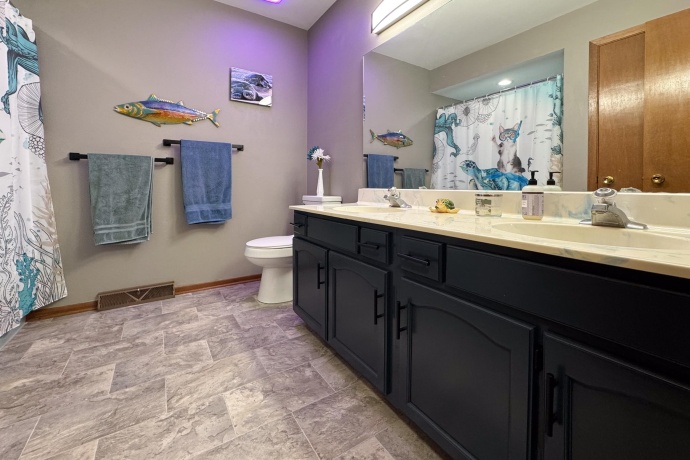 4036 FOX HILLS, ROCKFORD, Illinois 61101, 3 Bedrooms Bedrooms, ,2 BathroomsBathrooms,House,For Sale,FOX HILLS,202506426