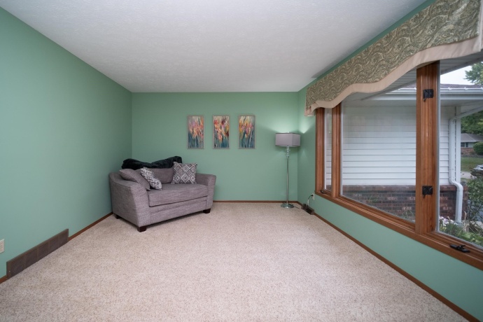 4036 FOX HILLS, ROCKFORD, Illinois 61101, 3 Bedrooms Bedrooms, ,2 BathroomsBathrooms,House,For Sale,FOX HILLS,202506426