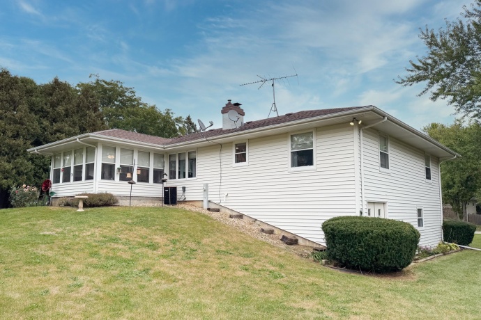 4036 FOX HILLS, ROCKFORD, Illinois 61101, 3 Bedrooms Bedrooms, ,2 BathroomsBathrooms,House,For Sale,FOX HILLS,202506426