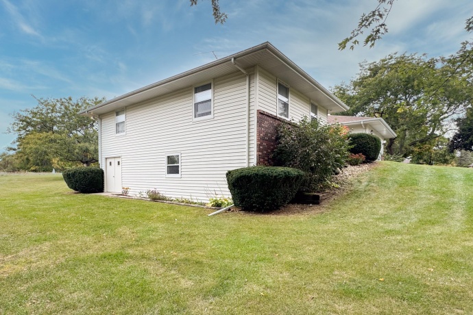 4036 FOX HILLS, ROCKFORD, Illinois 61101, 3 Bedrooms Bedrooms, ,2 BathroomsBathrooms,House,For Sale,FOX HILLS,202506426