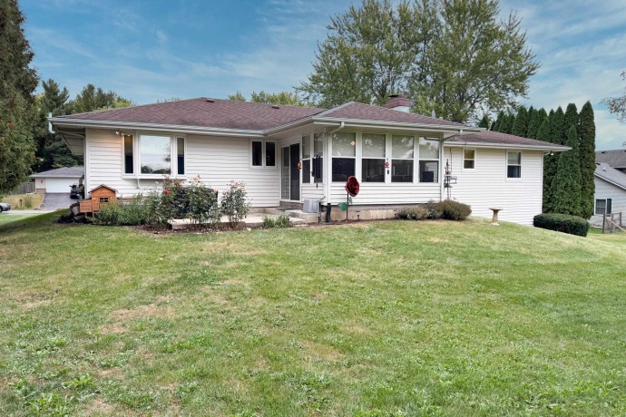 4036 FOX HILLS, ROCKFORD, Illinois 61101, 3 Bedrooms Bedrooms, ,2 BathroomsBathrooms,House,For Sale,FOX HILLS,202506426