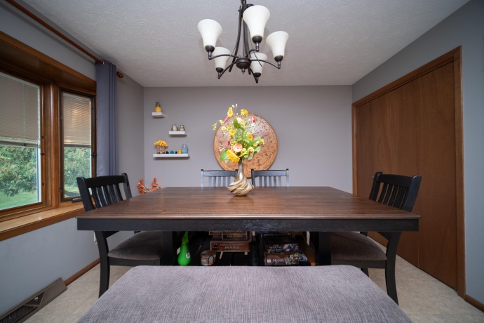 4036 FOX HILLS, ROCKFORD, Illinois 61101, 3 Bedrooms Bedrooms, ,2 BathroomsBathrooms,House,For Sale,FOX HILLS,202506426