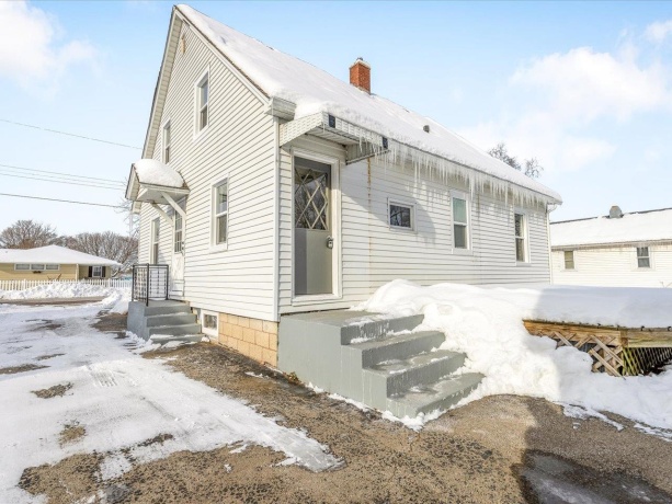 7643 Rogers, MACHESNEY PARK, Illinois 61115, 3 Bedrooms Bedrooms, ,1 BathroomBathrooms,House,For Sale,Rogers,202507264