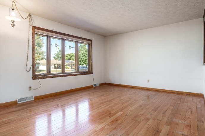 4625 Comet, MACHESNEY PARK, Illinois 61115, 3 Bedrooms Bedrooms, ,1 BathroomBathrooms,House,For Sale,Comet,202506059