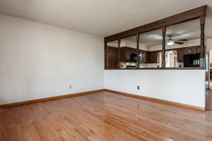 4625 Comet, MACHESNEY PARK, Illinois 61115, 3 Bedrooms Bedrooms, ,1 BathroomBathrooms,House,For Sale,Comet,202506059