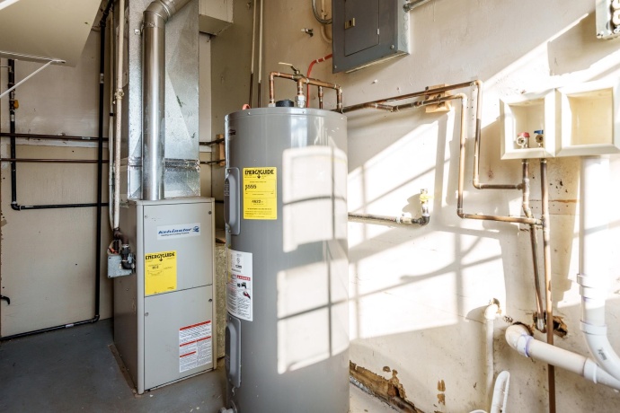 2004 Sauber, ROCKFORD, Illinois 61103, 2 Bedrooms Bedrooms, ,1 BathroomBathrooms,House,For Sale,Sauber,202507553