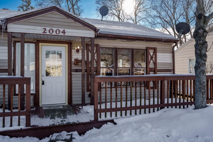 2004 Sauber, ROCKFORD, Illinois 61103, 2 Bedrooms Bedrooms, ,1 BathroomBathrooms,House,For Sale,Sauber,202507553