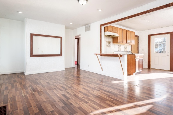 2004 Sauber, ROCKFORD, Illinois 61103, 2 Bedrooms Bedrooms, ,1 BathroomBathrooms,House,For Sale,Sauber,202507553