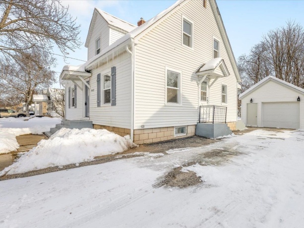 7643 Rogers, MACHESNEY PARK, Illinois 61115, 3 Bedrooms Bedrooms, ,1 BathroomBathrooms,House,For Sale,Rogers,202507555