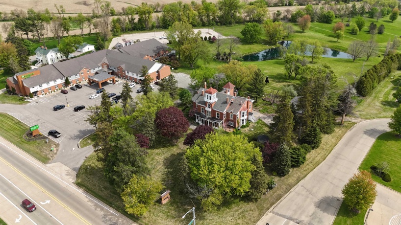 11373 US Highway 20, GALENA, Illinois 61036, 10 Bedrooms Bedrooms, ,8 BathroomsBathrooms,House,For Sale,US Highway 20,202502299