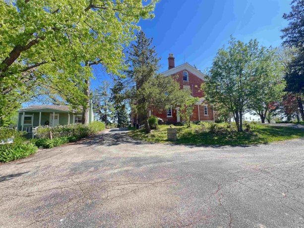 11373 US Highway 20, GALENA, Illinois 61036, 10 Bedrooms Bedrooms, ,8 BathroomsBathrooms,House,For Sale,US Highway 20,202502299