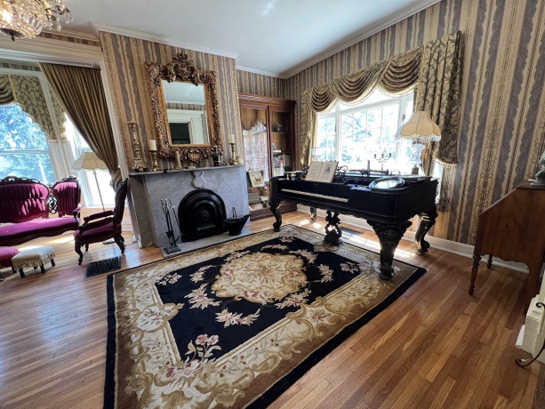 11373 US Highway 20, GALENA, Illinois 61036, 10 Bedrooms Bedrooms, ,8 BathroomsBathrooms,House,For Sale,US Highway 20,202502299