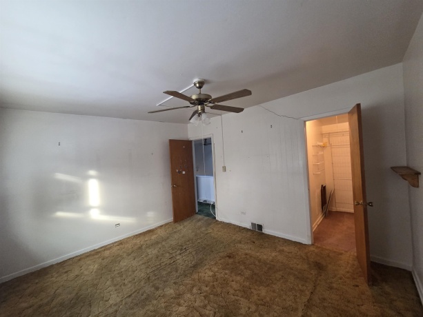 257 Dover, DES PLAINES, Illinois 60018, 3 Bedrooms Bedrooms, ,1 BathroomBathrooms,Condominium,For Sale,Dover,202507557