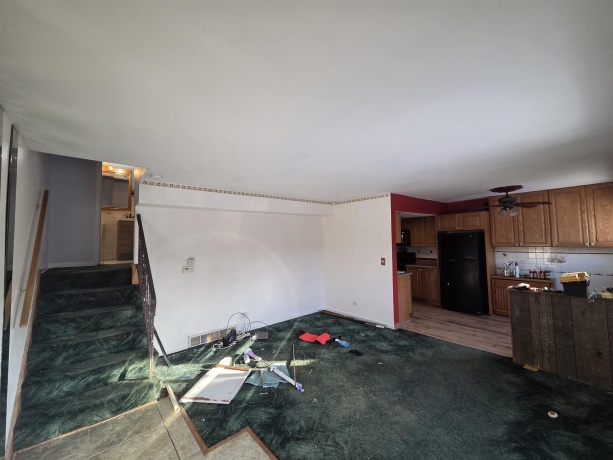 257 Dover, DES PLAINES, Illinois 60018, 3 Bedrooms Bedrooms, ,1 BathroomBathrooms,Condominium,For Sale,Dover,202507557