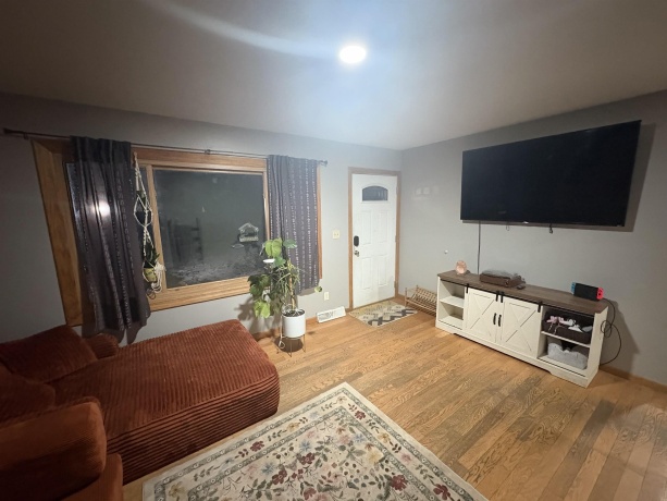 810 Pettit, MACHESNEY PARK, Illinois 61115, 3 Bedrooms Bedrooms, ,1 BathroomBathrooms,House,For Sale,Pettit,202507034