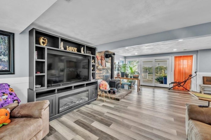 6338 Thicket, CHERRY VALLEY, Illinois 61016, 5 Bedrooms Bedrooms, ,2 BathroomsBathrooms,House,For Sale,Thicket,202507560