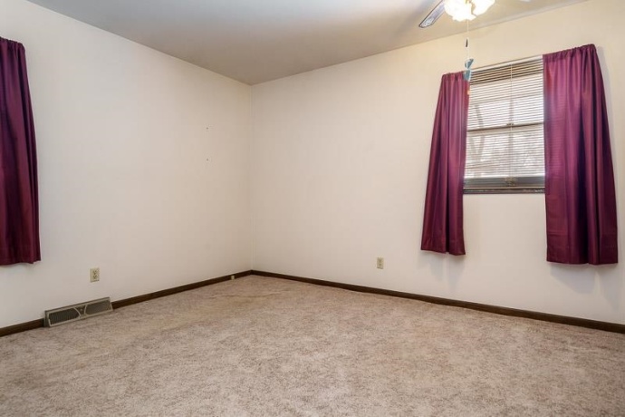 1918 Oak Leaf Court, SOUTH BELOIT, Illinois 61080, 3 Bedrooms Bedrooms, ,1 BathroomBathrooms,House,For Sale,Oak Leaf Court,202507561