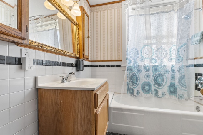 395 Cedarville, FREEPORT, Illinois 61032, 4 Bedrooms Bedrooms, ,2 BathroomsBathrooms,House,For Sale,Cedarville,202507288