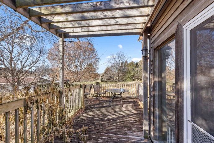 395 Cedarville, FREEPORT, Illinois 61032, 4 Bedrooms Bedrooms, ,2 BathroomsBathrooms,House,For Sale,Cedarville,202507288