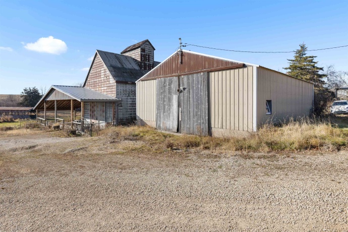 395 Cedarville, FREEPORT, Illinois 61032, 4 Bedrooms Bedrooms, ,2 BathroomsBathrooms,House,For Sale,Cedarville,202507288