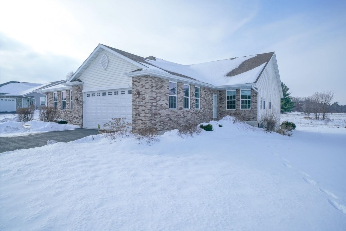 212 Martin, OREGON, Illinois 61061, 3 Bedrooms Bedrooms, ,2 BathroomsBathrooms,Condominium,For Sale,Martin,202507562