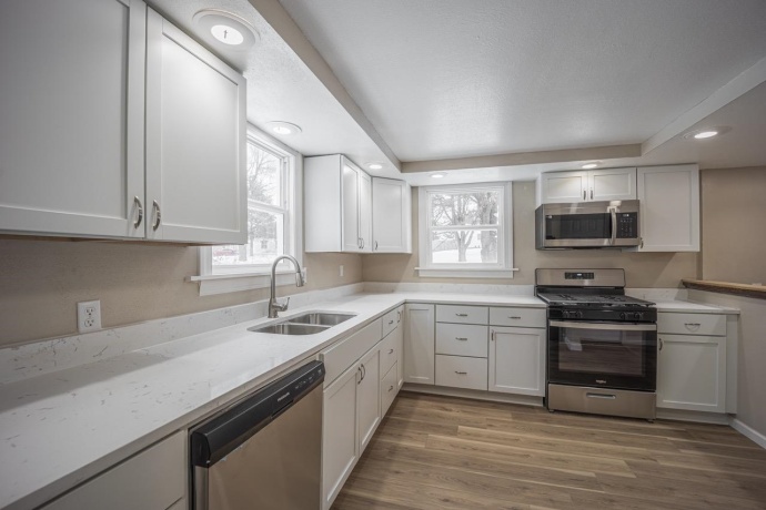 4516 Raven, ROCKFORD, Illinois 61107, 3 Bedrooms Bedrooms, ,2 BathroomsBathrooms,House,For Sale,Raven,202507566