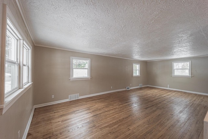 4516 Raven, ROCKFORD, Illinois 61107, 3 Bedrooms Bedrooms, ,2 BathroomsBathrooms,House,For Sale,Raven,202507566