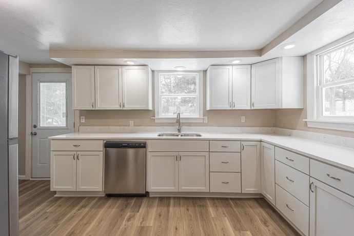 4516 Raven, ROCKFORD, Illinois 61107, 3 Bedrooms Bedrooms, ,2 BathroomsBathrooms,House,For Sale,Raven,202507566