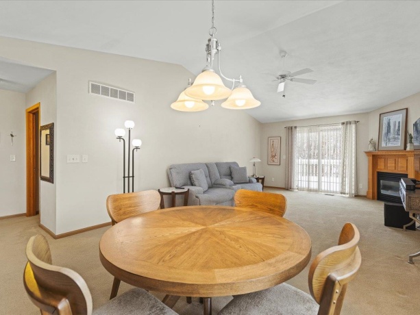 2422 Arnold, ROCKFORD, Illinois 61108, 3 Bedrooms Bedrooms, ,3 BathroomsBathrooms,Condominium,For Sale,Arnold,202507572