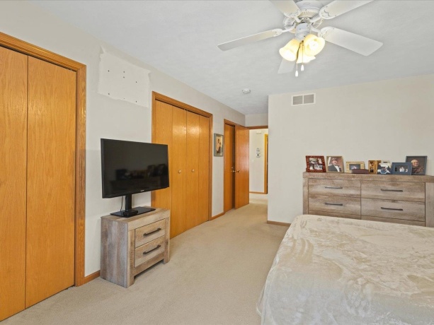 2422 Arnold, ROCKFORD, Illinois 61108, 3 Bedrooms Bedrooms, ,3 BathroomsBathrooms,Condominium,For Sale,Arnold,202507572